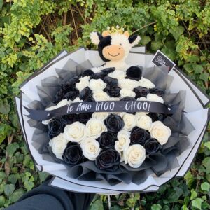 Cow Bouquet – 50 Black & White Roses